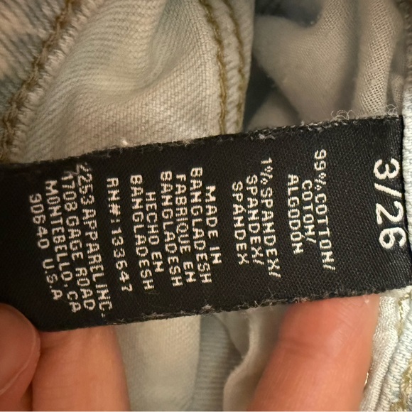 GUESS shorts - Picture 7 of 7